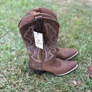 Ariat Tan Western Boots with White Stitching